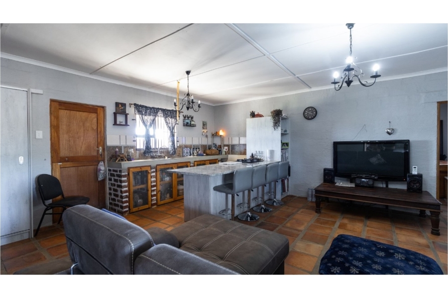4 Bedroom Property for Sale in Hooikraal Western Cape